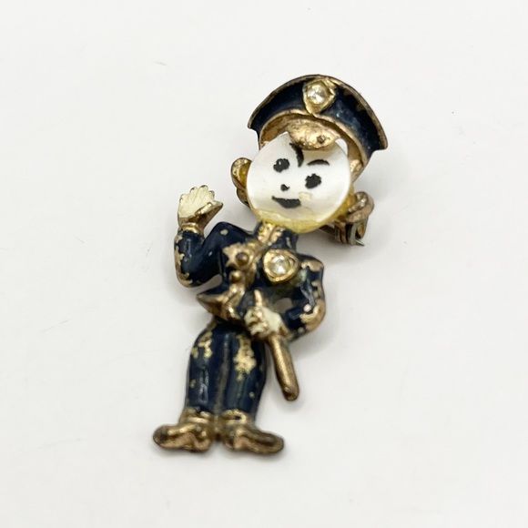 Estate enamel shell articulating Policeman brooch pin - Picture 6 of 7